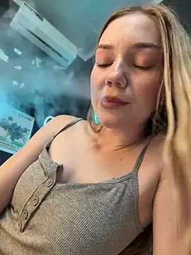 MilaMoone 라이브 XXX  채팅