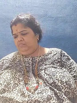 tamilthanushri's Live XXX Chat