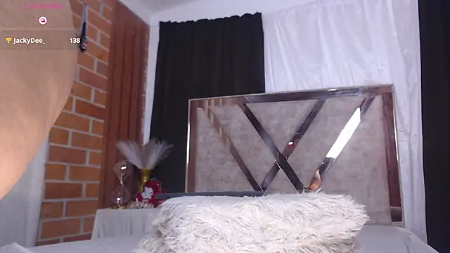دردشة AGATHAA_WHITE الجنسية المباشرة
