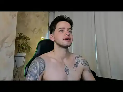 RONNY_COLTON: διαδικτυακό σόου στην κάμερα
