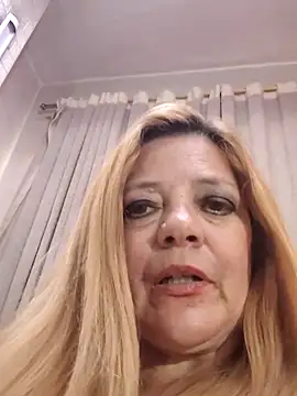 karlaanqui1 Adlı Modelin Canlı XXX Sohbeti