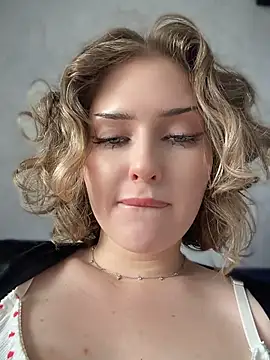 KellyKeler Adlı Modelin Canlı XXX Sohbeti