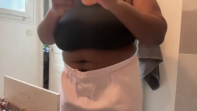 nanaisbackk Webcam show