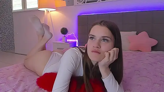 LuisaClover Adlı Modelin Canlı XXX Sohbeti