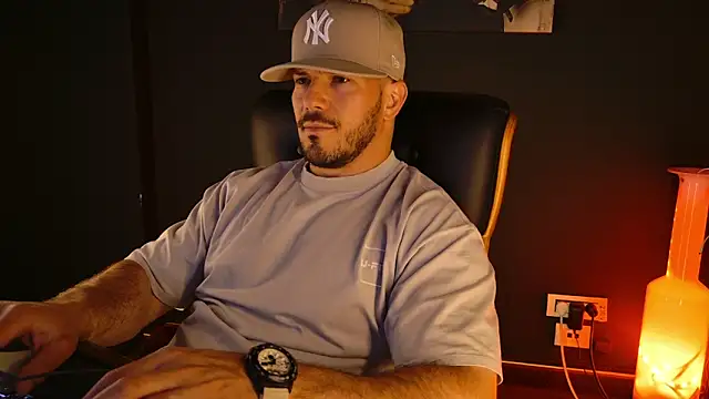 AngeloEric Chat XXX live
