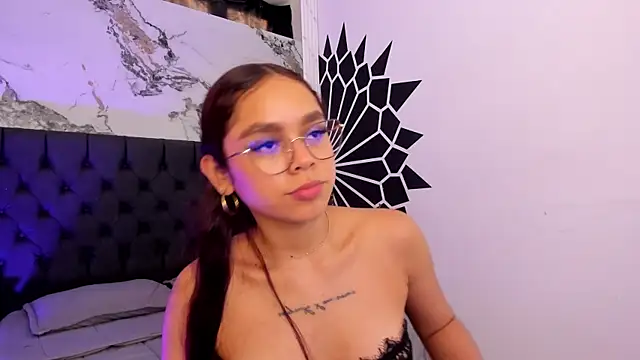 CarolineFyre Chat XXX live