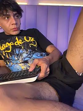 abrilandjulian's Live XXX Chat