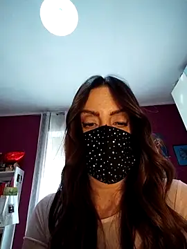 Akemi_rossi Adlı Modelin Canlı XXX Sohbeti