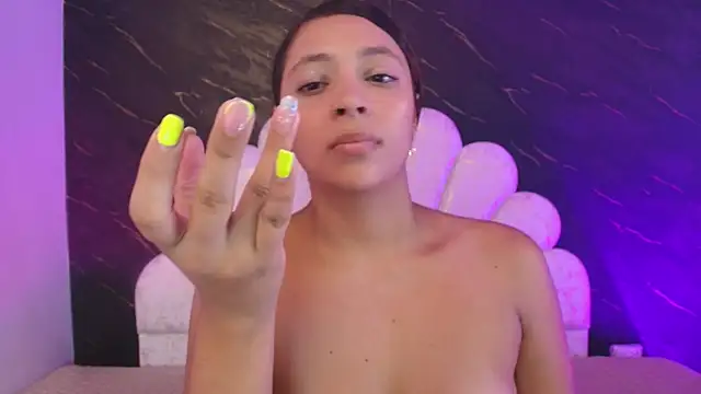 _MiaBrown_ Adlı Modelin Canlı XXX Sohbeti