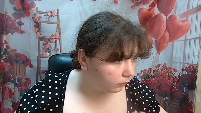 NeonilaLisova Adlı Modelin Canlı XXX Sohbeti