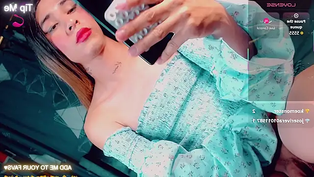 Show webcam de CharlotteBigCock
