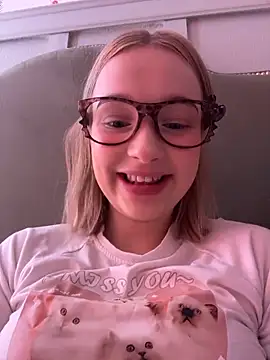 Baby_Tiny's Webcam Show