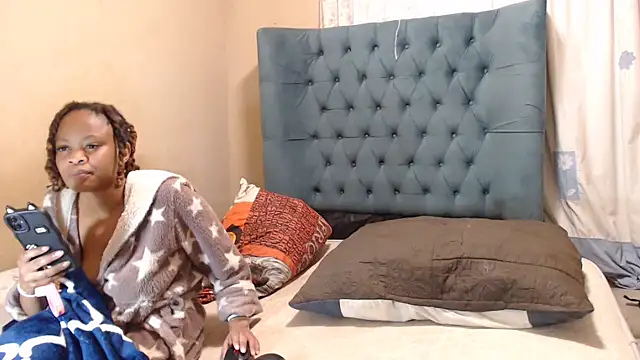 EbonyEssence's Live XXX Chat
