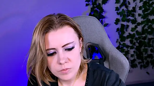 XXX chat uživo modela Kumiho_7777