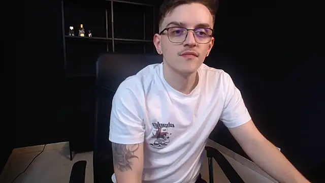 FelixStarkk Adlı Modelin Canlı XXX Sohbeti