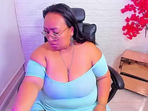 Chat XXX en directo de Shara_Oz