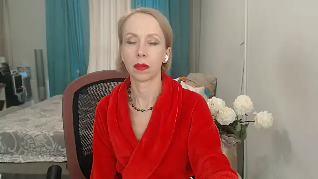 LuxuryNika's Webcam Show