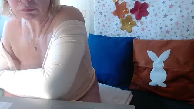 QueenLana Live XXX-Chat