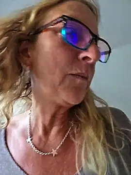 Živý XXX chat HotWifeLyn68