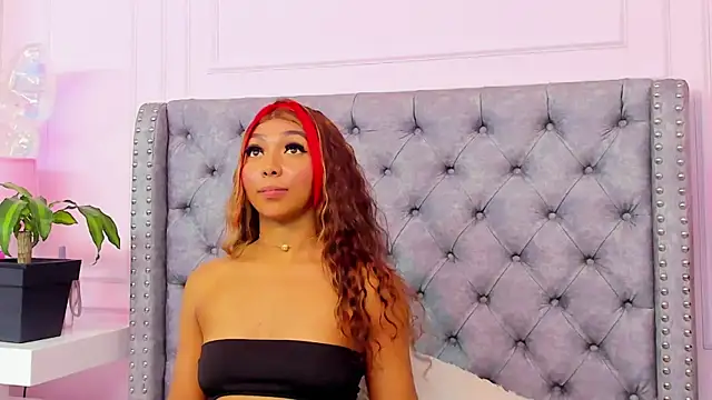 HaileeRoberts' Live XXX Chat