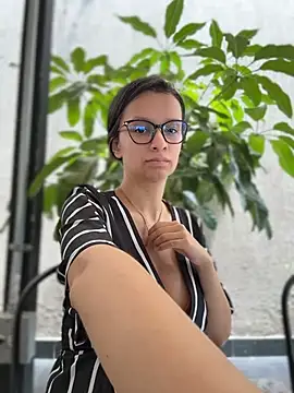 Soy_Sara7's Webcam Show