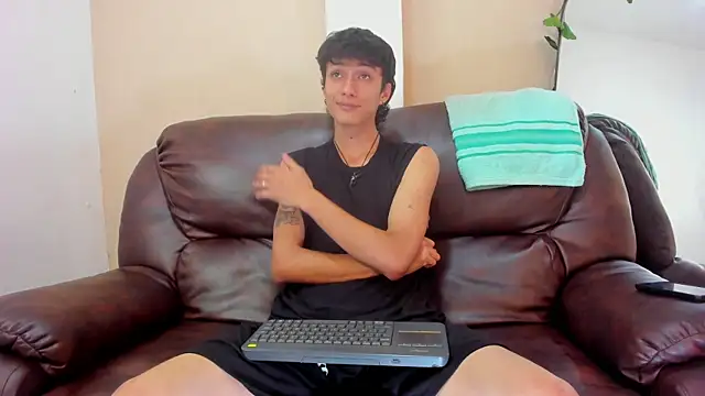 Lean_Portman Live XXX-Chat