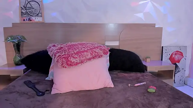 KittyVelve Live XXX-chat