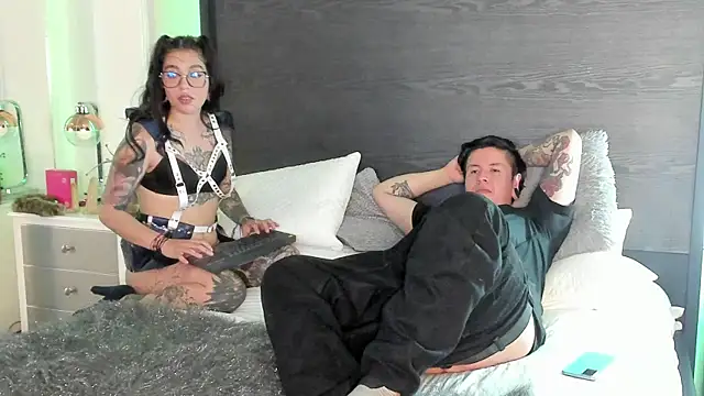 inkedsinners_ Show in webcam