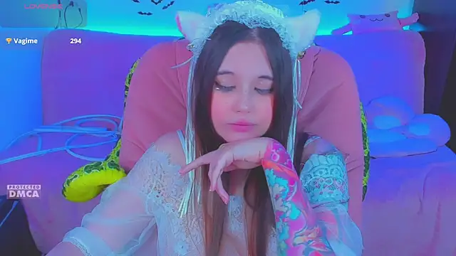 Lolisuccub Adlı Modelin Canlı XXX Sohbeti