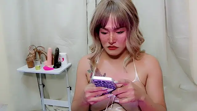 Chat XXX en directo de ChloeAsian