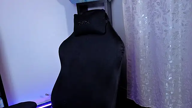 Aria_Bugatti 在線直播表演