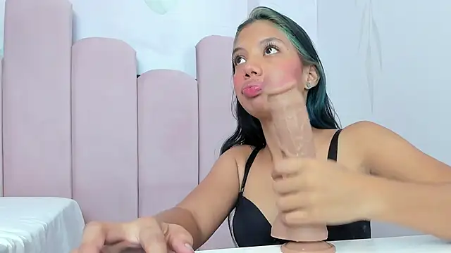 doll_skinny18's Live XXX Chat