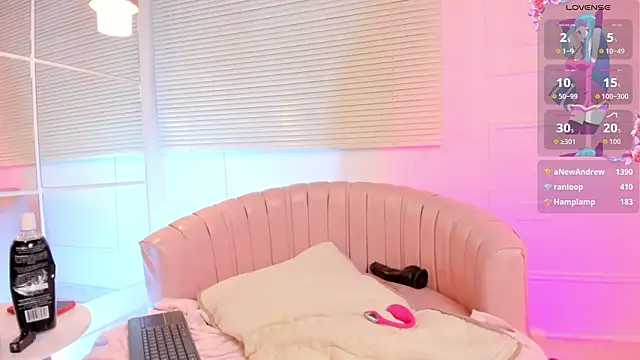 velvetnami's Live XXX Chat