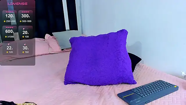 XXX chat uživo modela elian_7