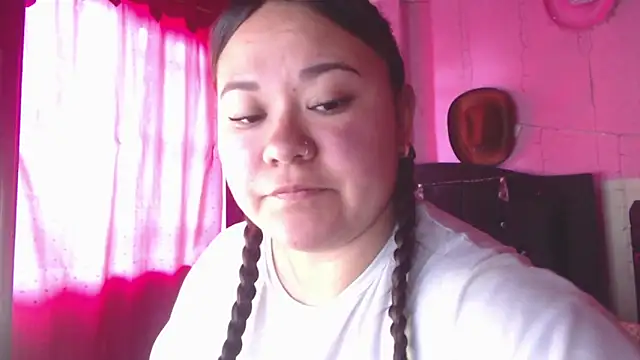 NikkiRous_'s Live XXX Chat