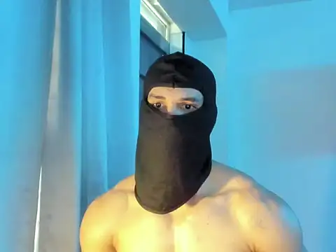 Show modela mysterious_muscles na web-kameri
