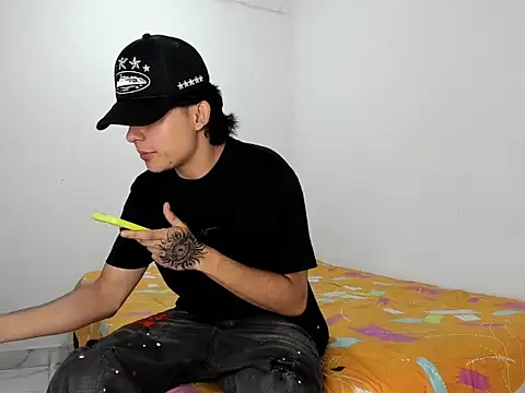 monky_0002 live XXX chat