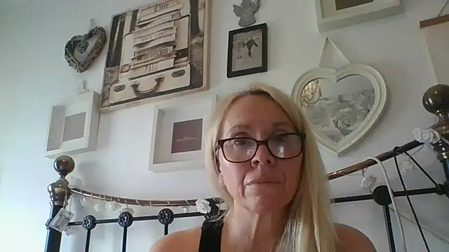 Pokazy przed kamerką – Ashti_Grace