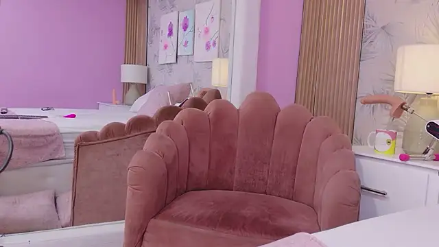 Chatroom XXX en direct de LunaRoose