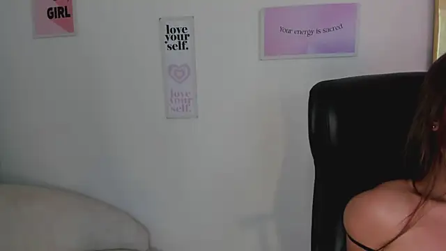 Chatroom XXX en direct de LanaJones_