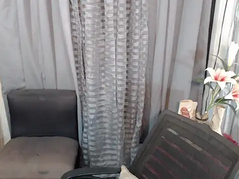 AMIRACUMS 在線直播表演