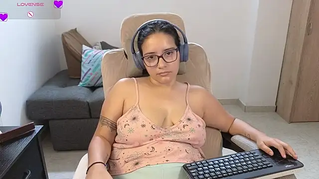 blue__moon_'s Live XXX Chat