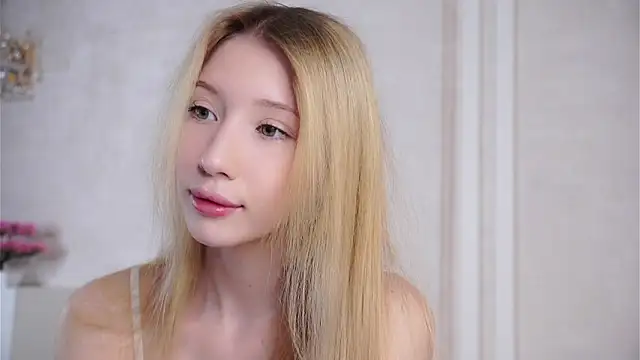 SunnivaCovil's Live XXX Chat