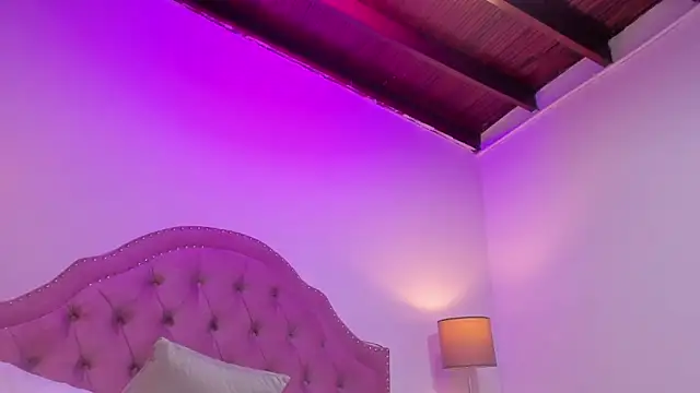 Show modela Mia_Culpa na web-kameri