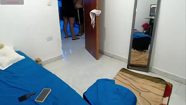 LAURA_Foxht Adlı Modelin Canlı XXX Sohbeti