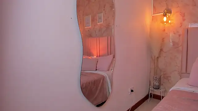 anntonella_watson Chat XXX in diretta