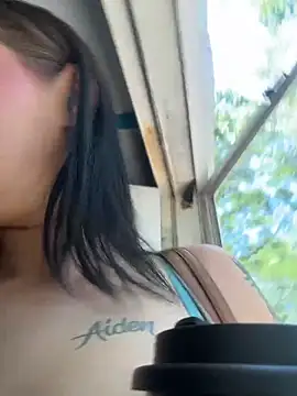 XXX chat uživo modela lolabunny9