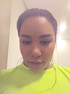 Czat XXX na żywo – soffi_joness23