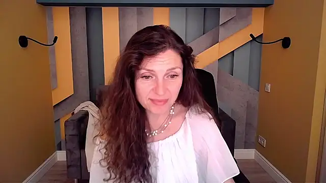 EllaLong's Live XXX Chat