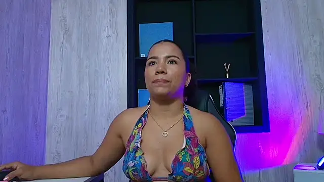 Chatroom XXX en direct de TamaraaHoney